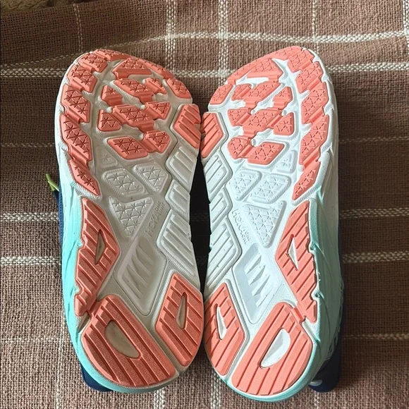 Hoka - Arahi 7 - Picture 3 of 5